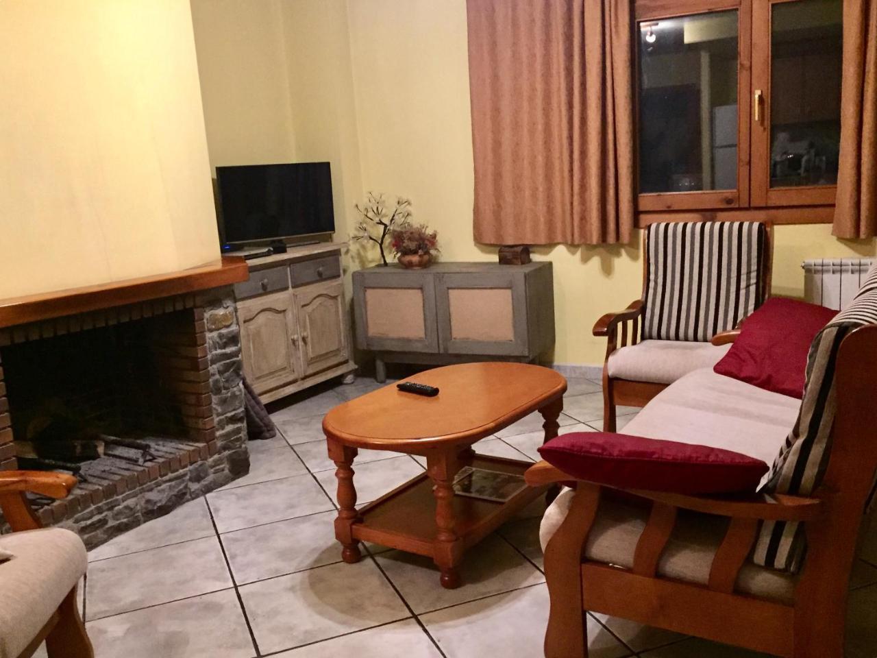 La Fusteria Del Casat Apartamento Sarroca de Bellera Exterior foto
